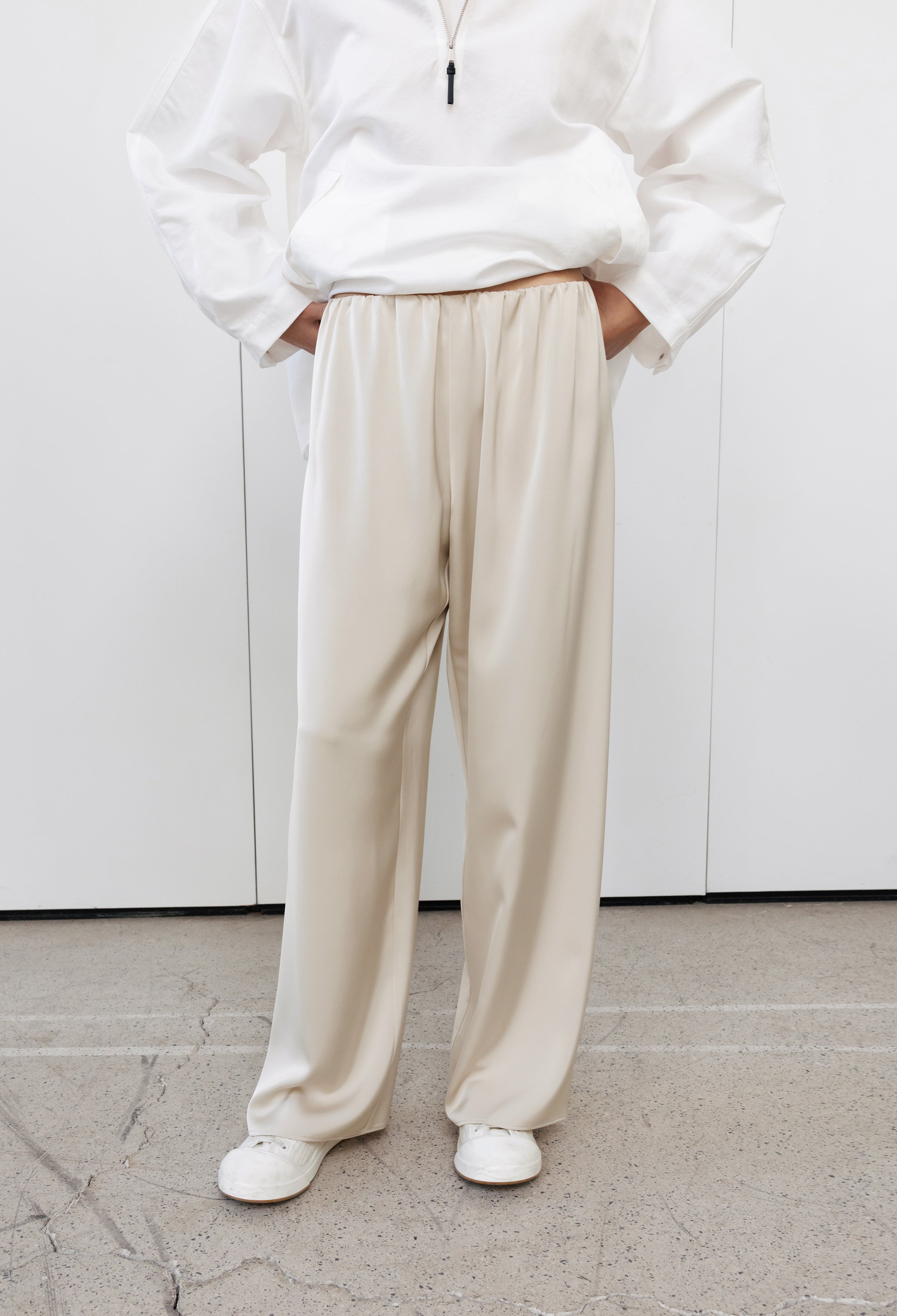 Satin shirred pants beige