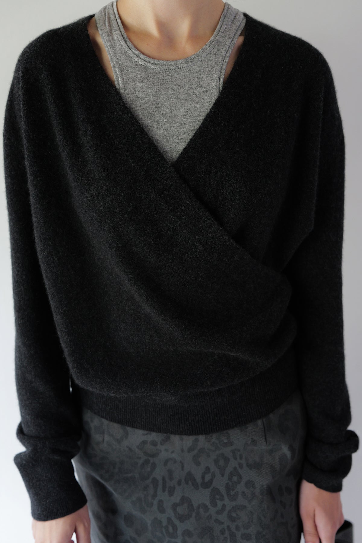 Cashmere 100 Wrap Knit Charcoal