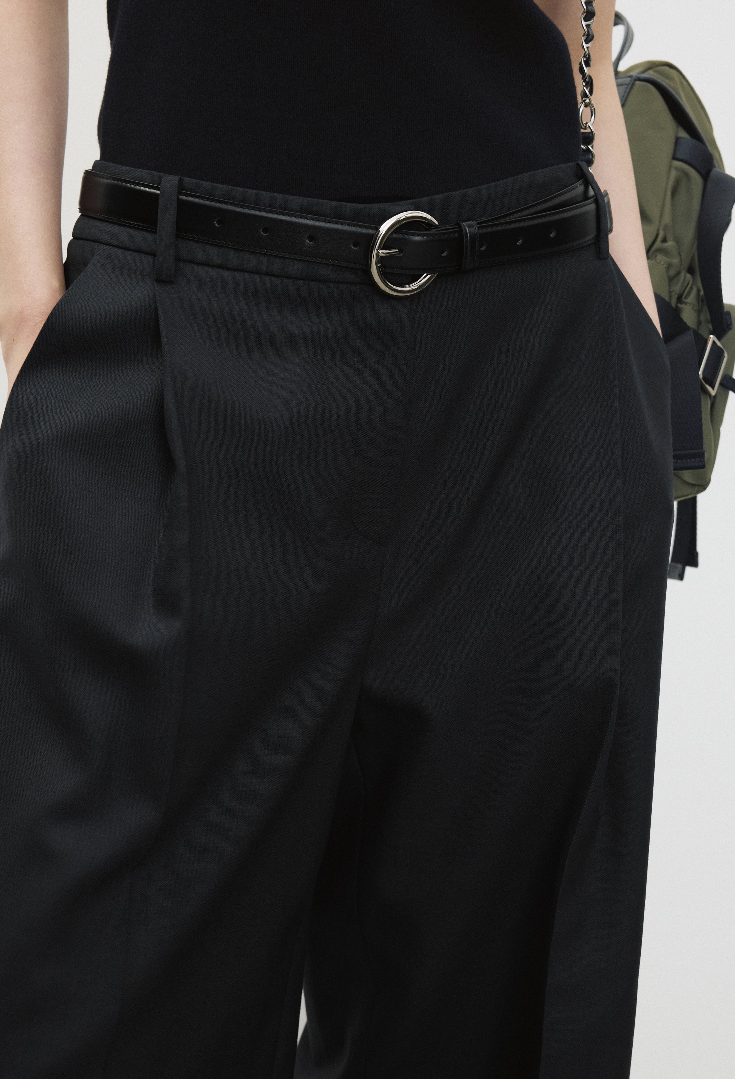 Circle Buckle Belt Black Silver