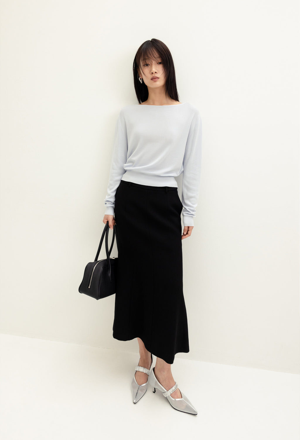25SS 바비삭서 브이컷 슈즈 실버