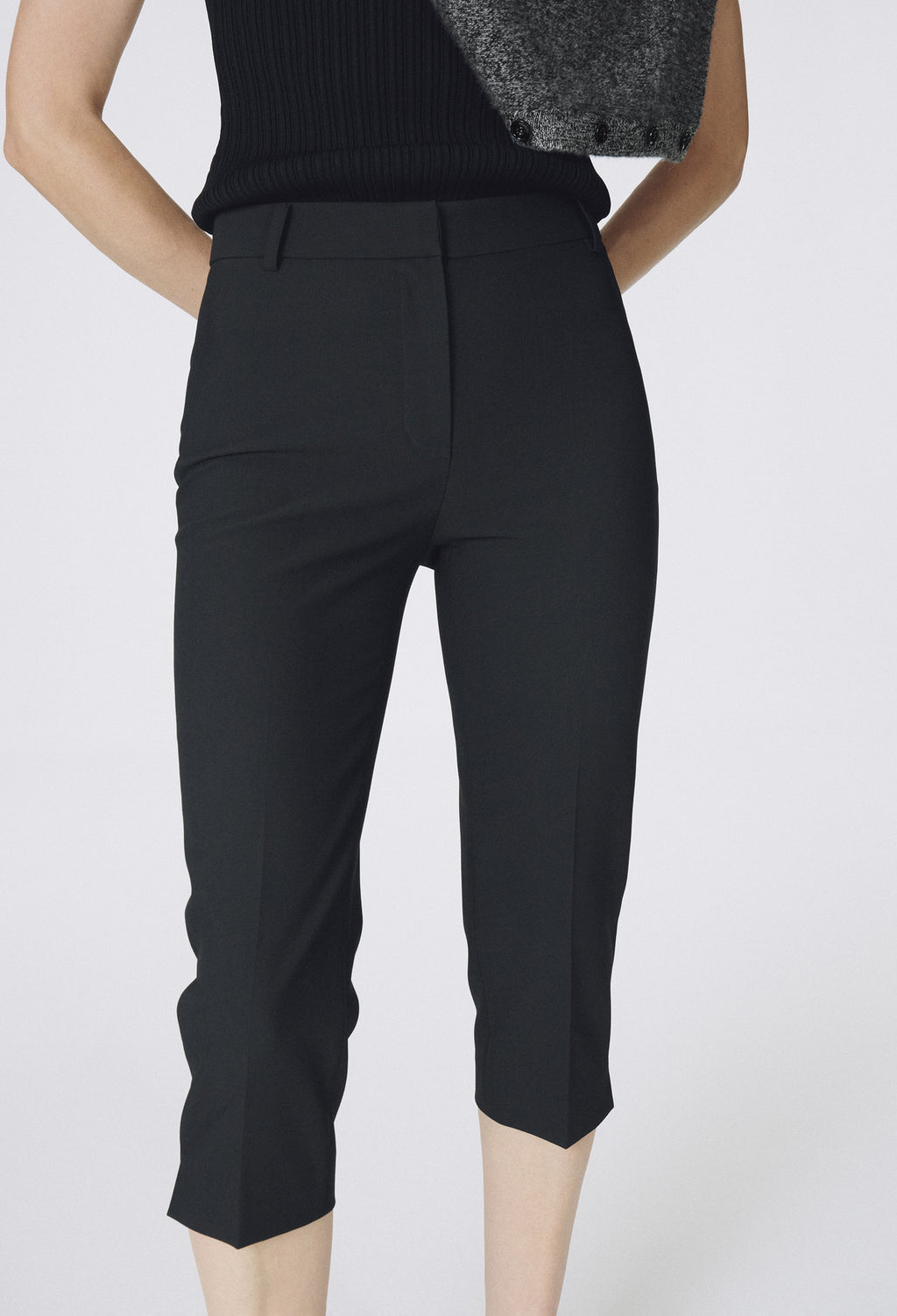 Capri Slit Pants