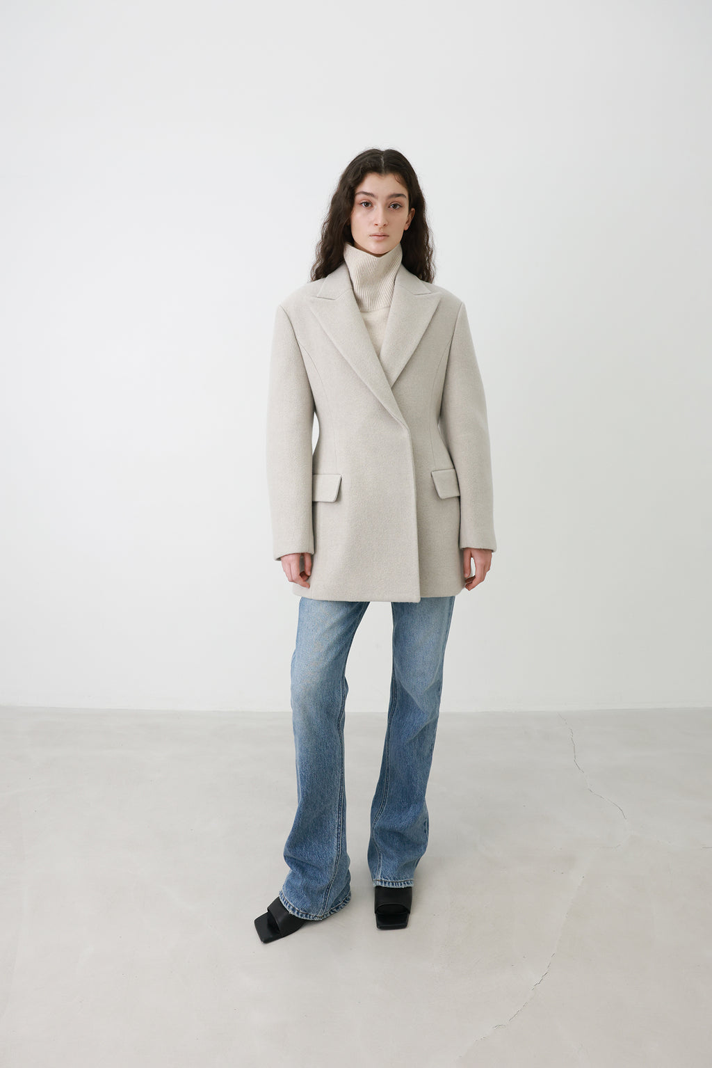 Hourglass Silhouette Coat Ecru