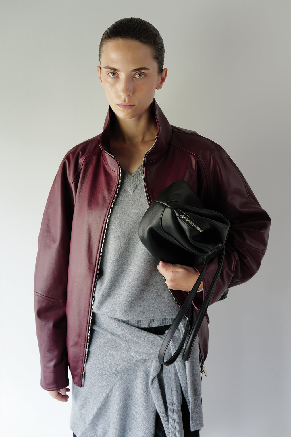 Cashmere 100 V-neck knit gray