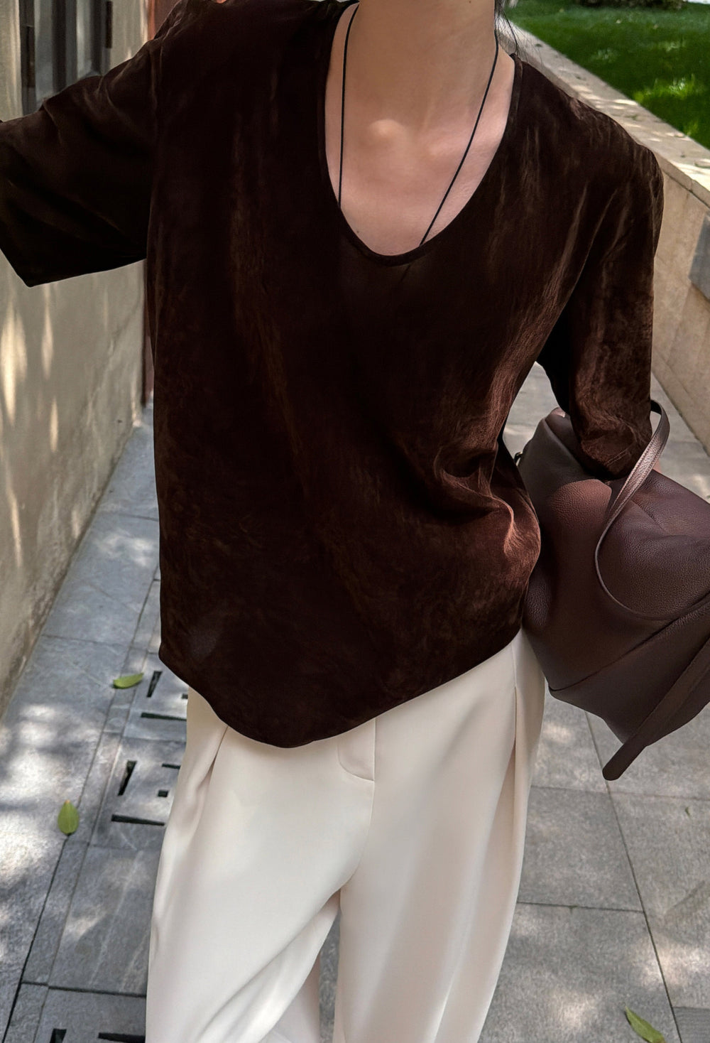 Velour U-neck T-shirt Brown
