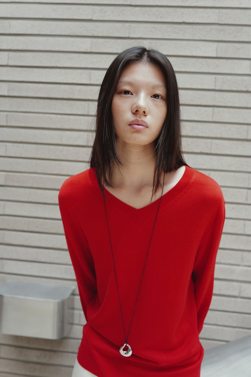 Washable 100% Wool V-neck Pullover Red
