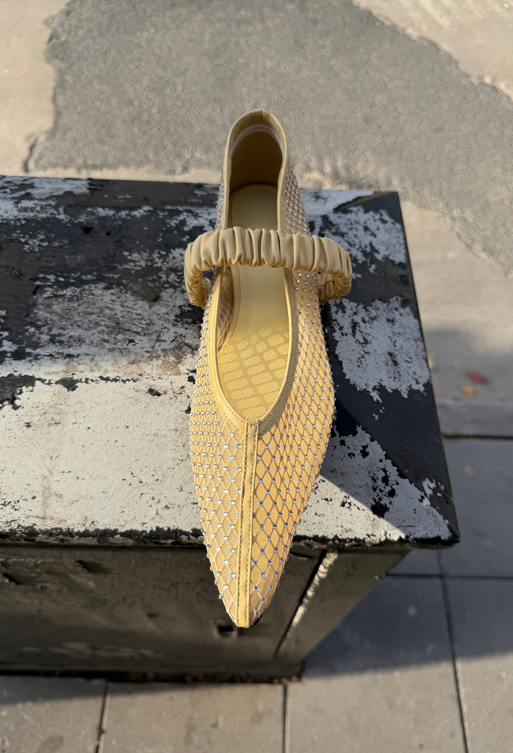 Bobby-Sox V-cut Shoes Beige
