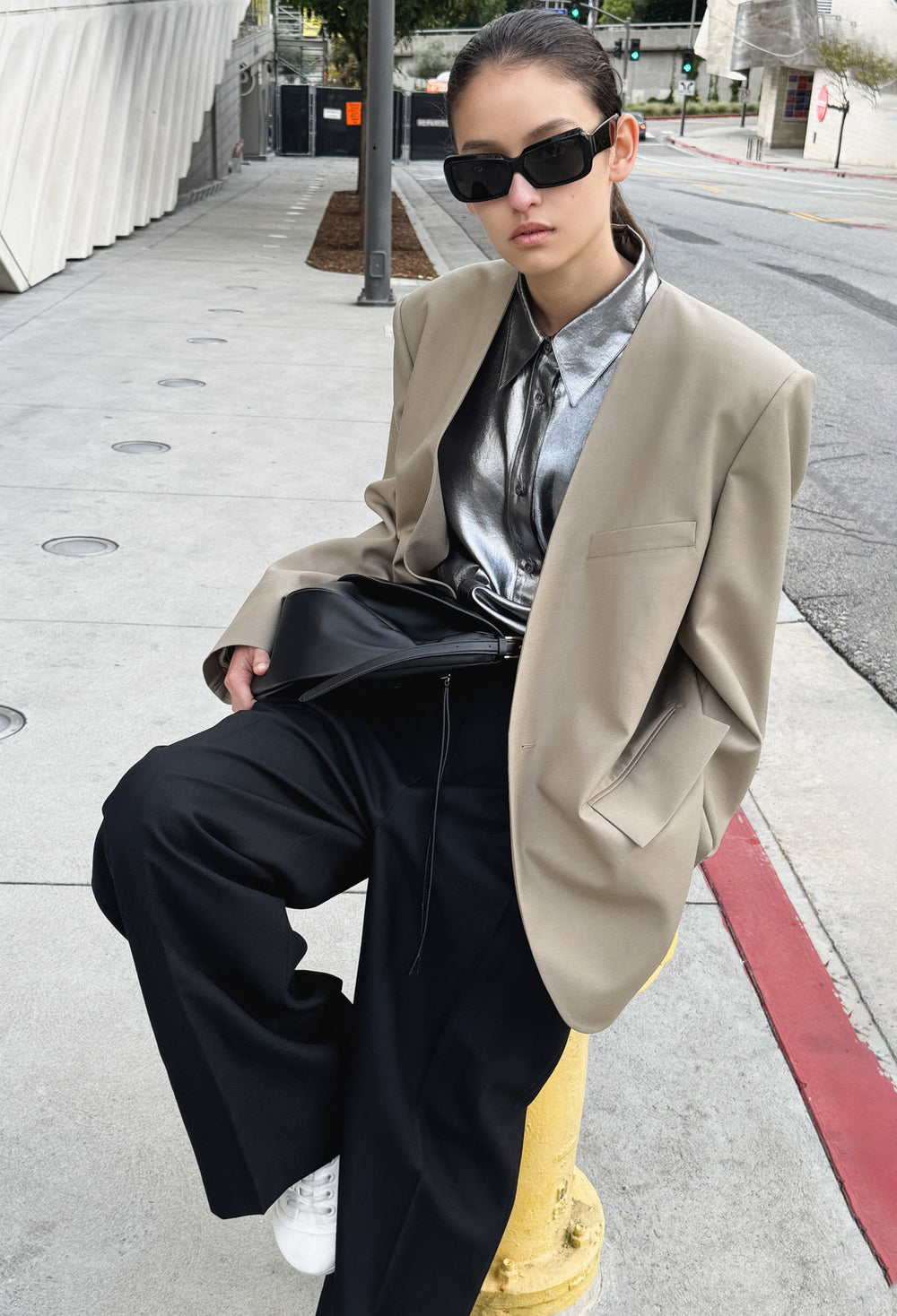 Wool 100 One-Tuck Trousers Black