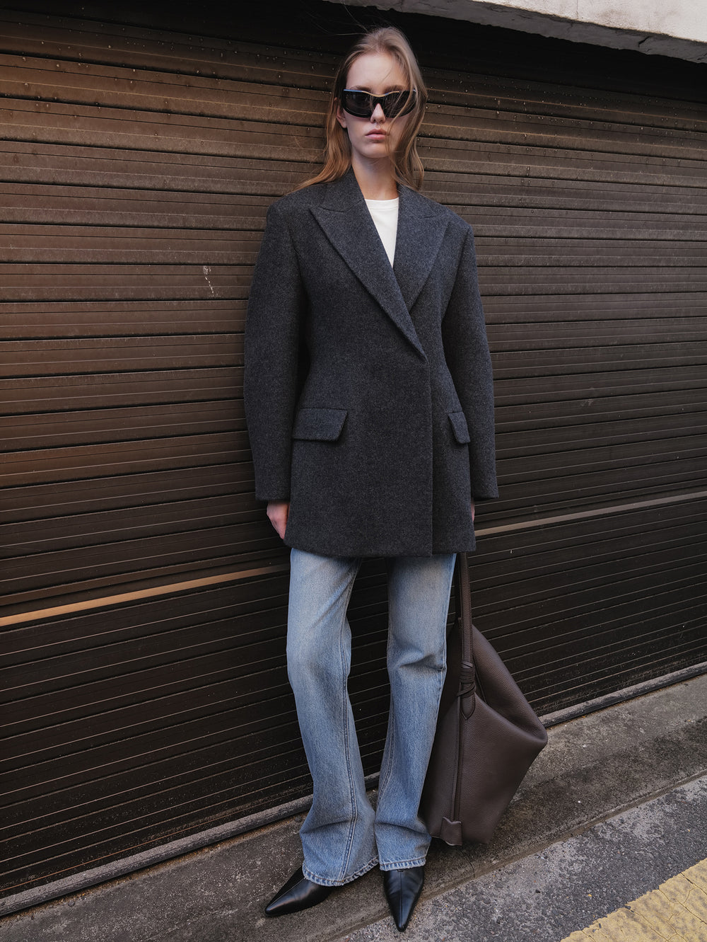 Hourglass silhouette coat charcoal
