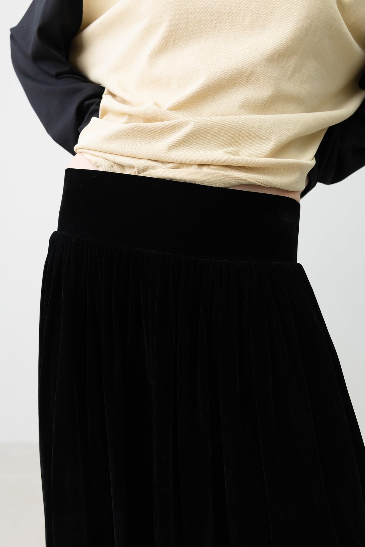 Velvet Parachute Pants Black