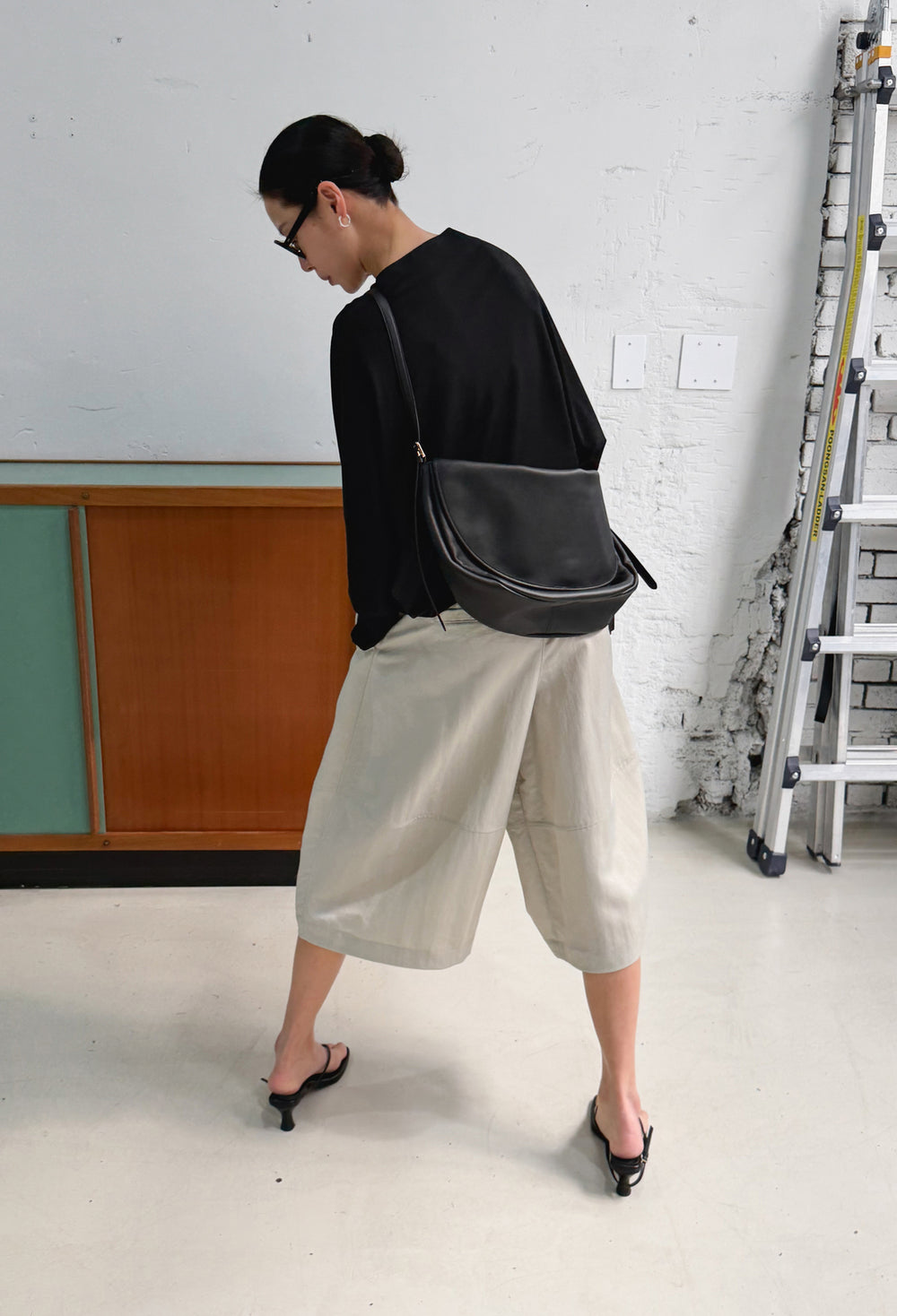 볼륨 버뮤다 팬츠 라이트카키