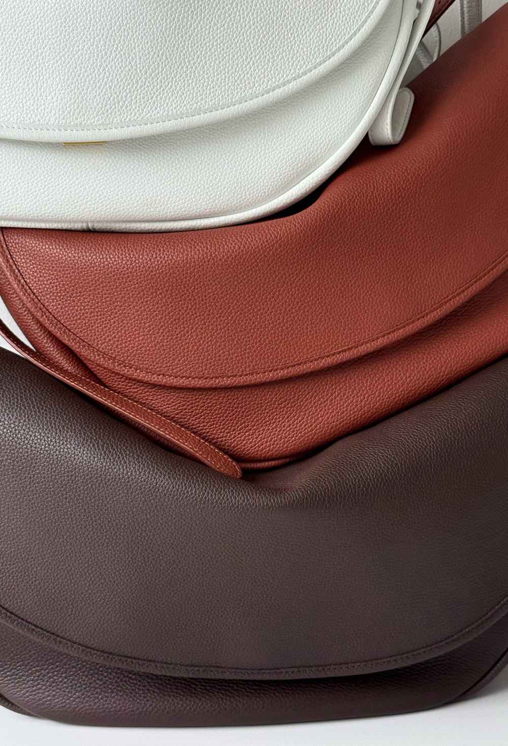 Crescent Bag Medium Togobeeige