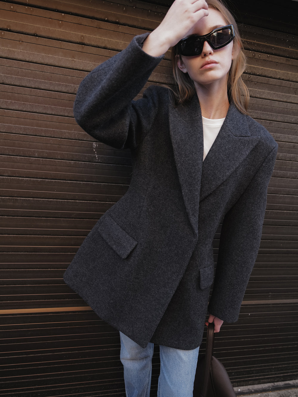 Hourglass silhouette coat charcoal
