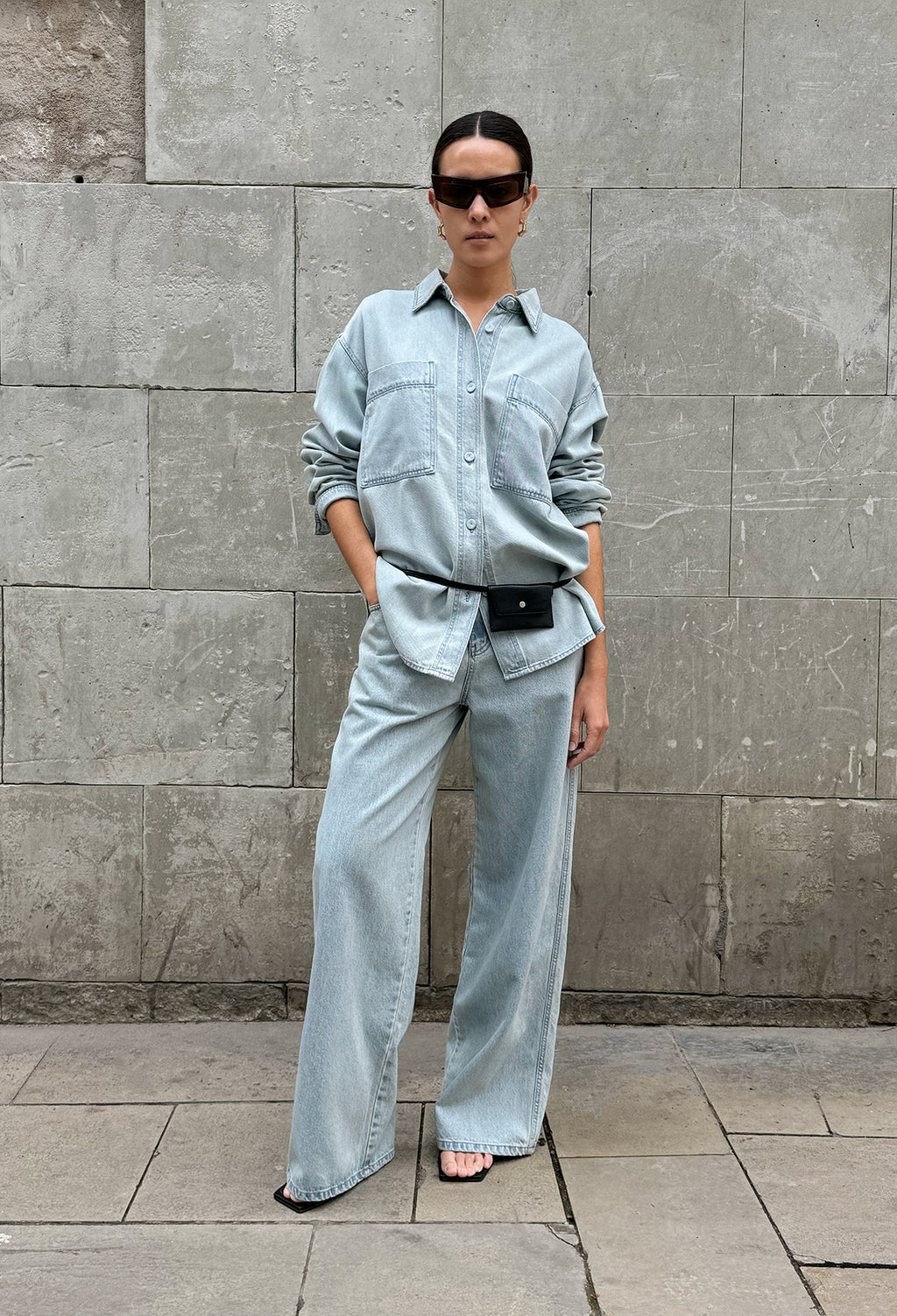 25SS 830 페일 루즈 데님 블루
