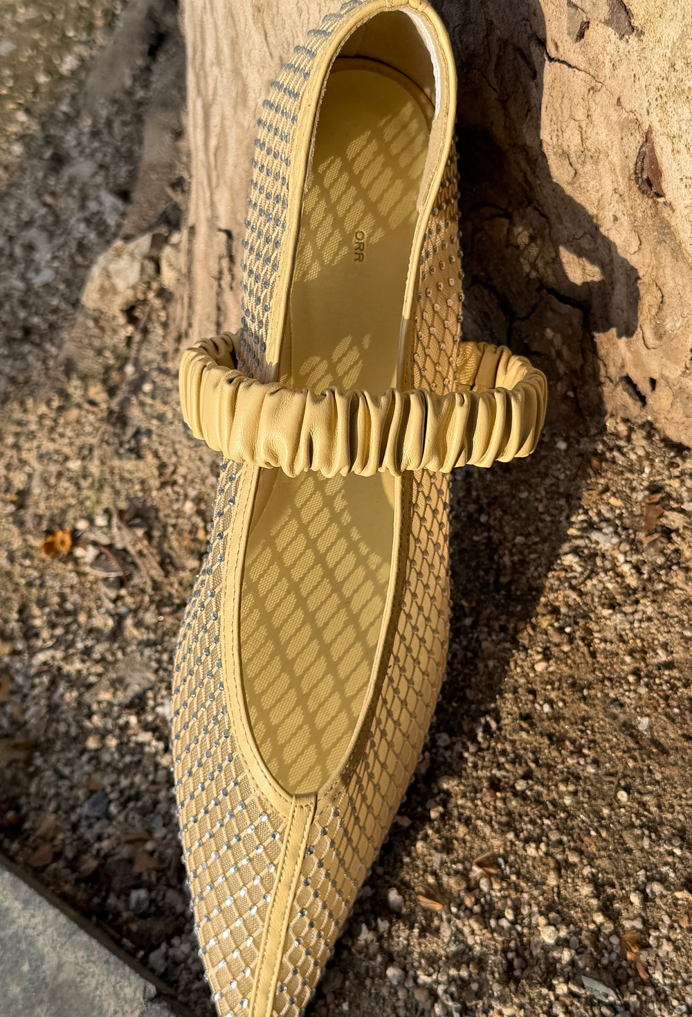 Bobby-Sox V-cut Shoes Beige