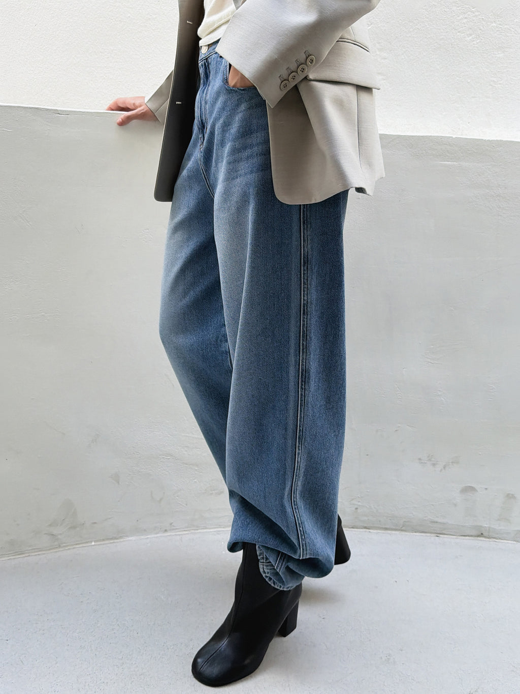 590 Wide Denim