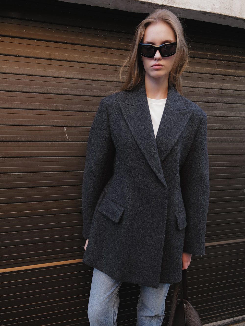 Hourglass silhouette coat charcoal