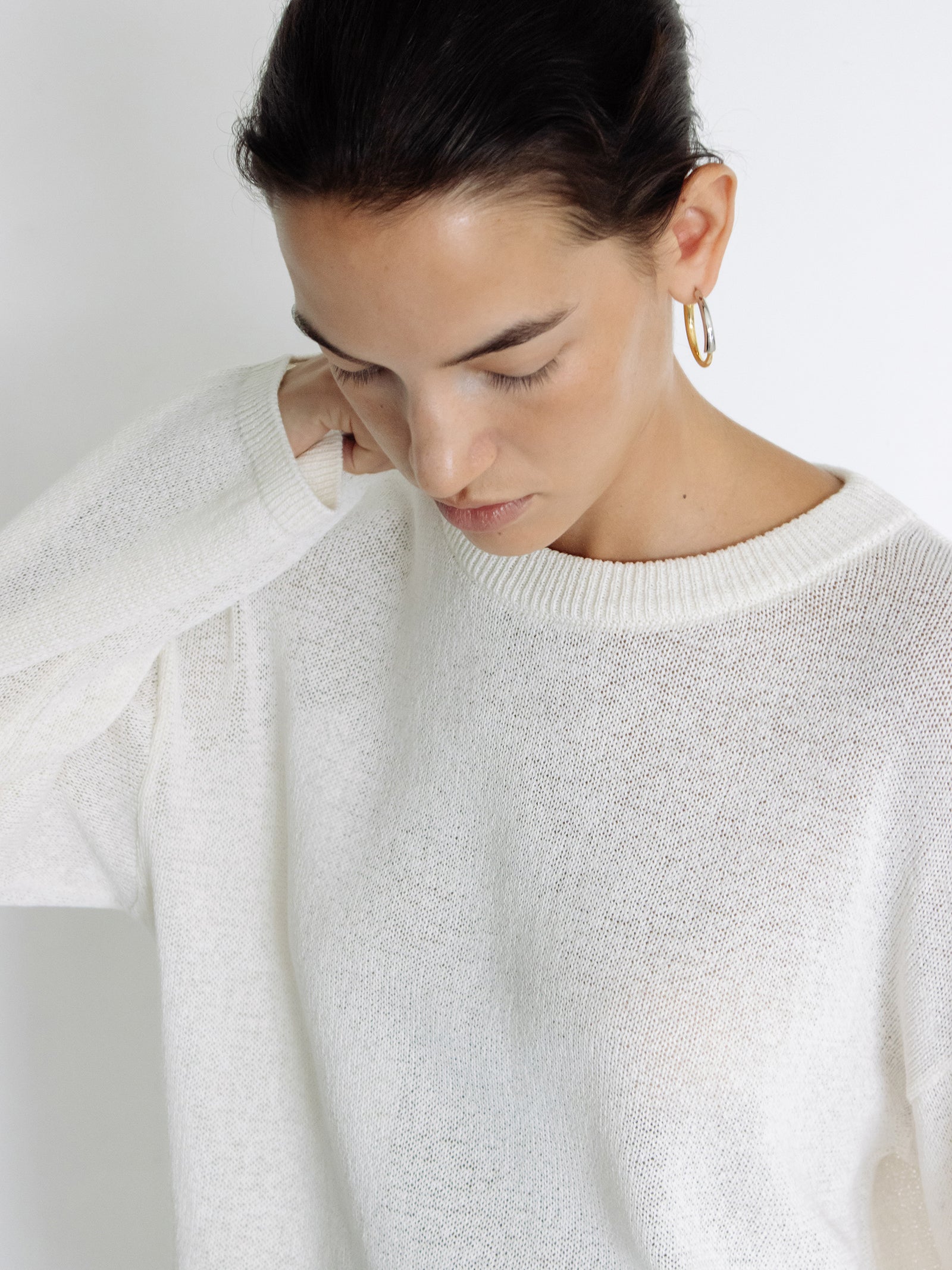 Sheer round pullover ivory