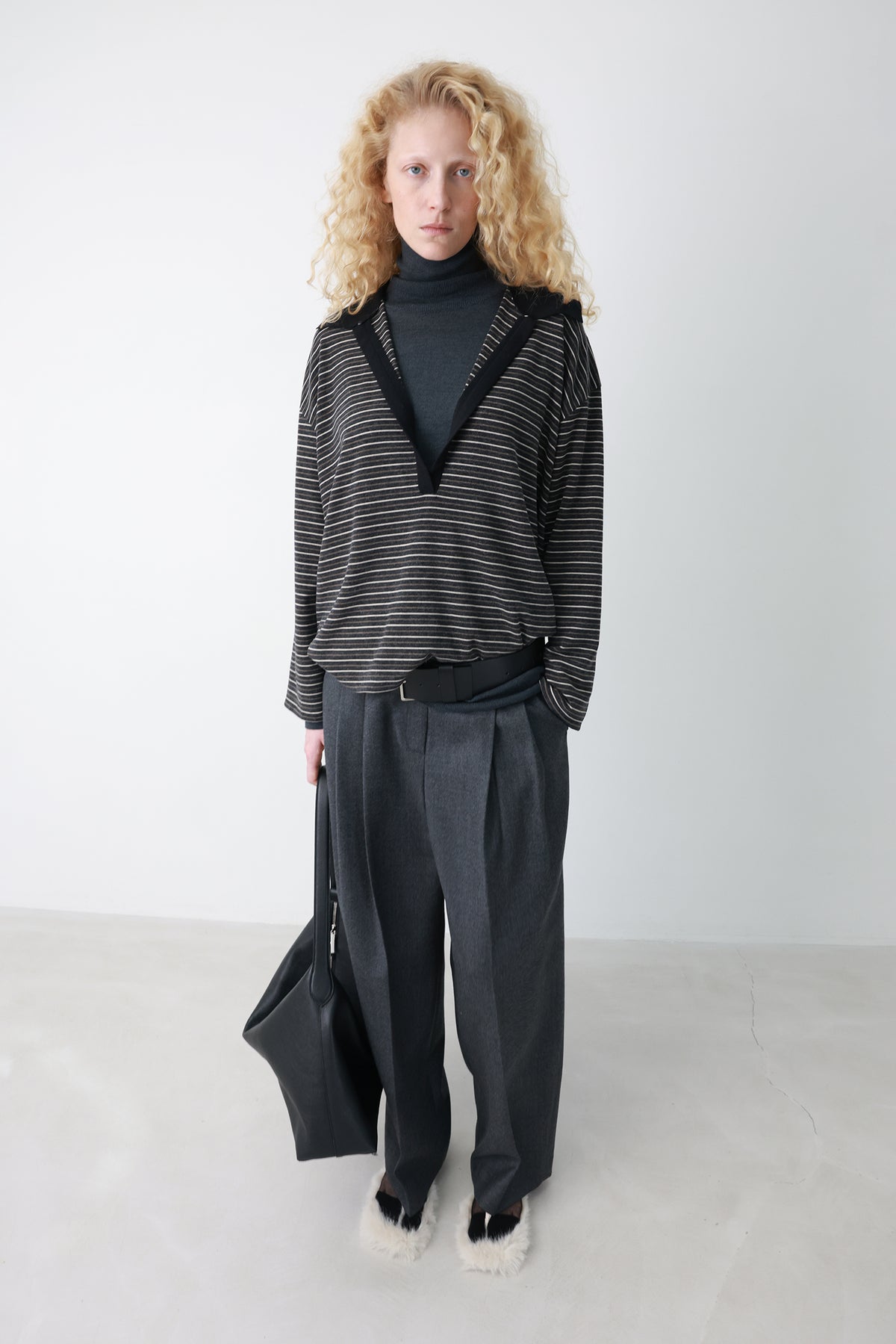 Double Tuck Wool Trousers Charcoal