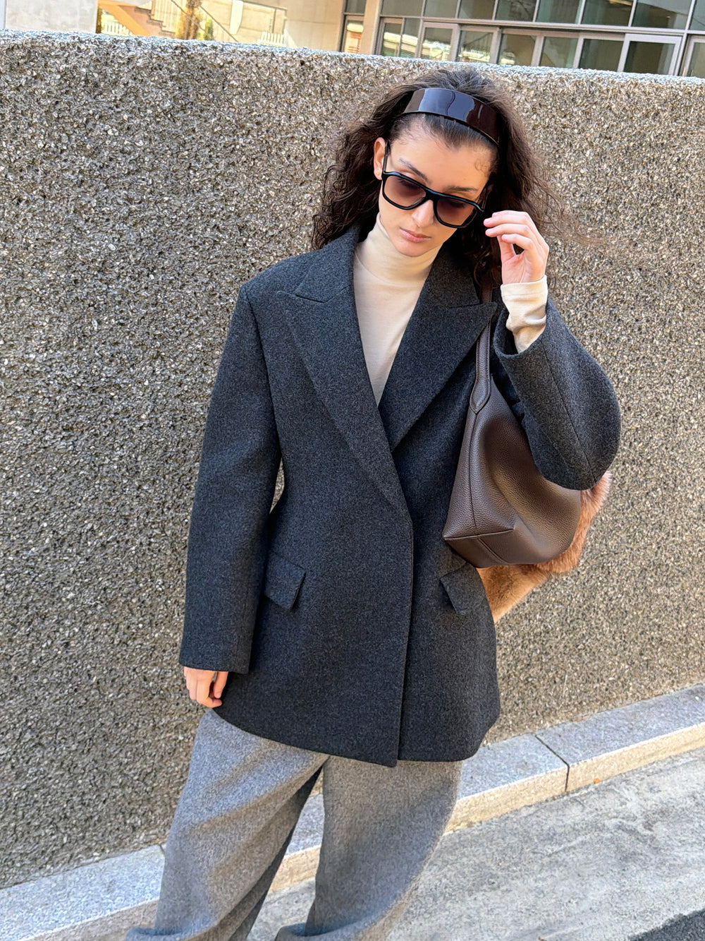 Hourglass silhouette coat charcoal