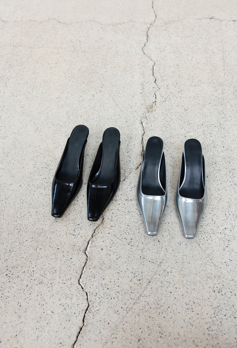 Sleeve Open Mule Black