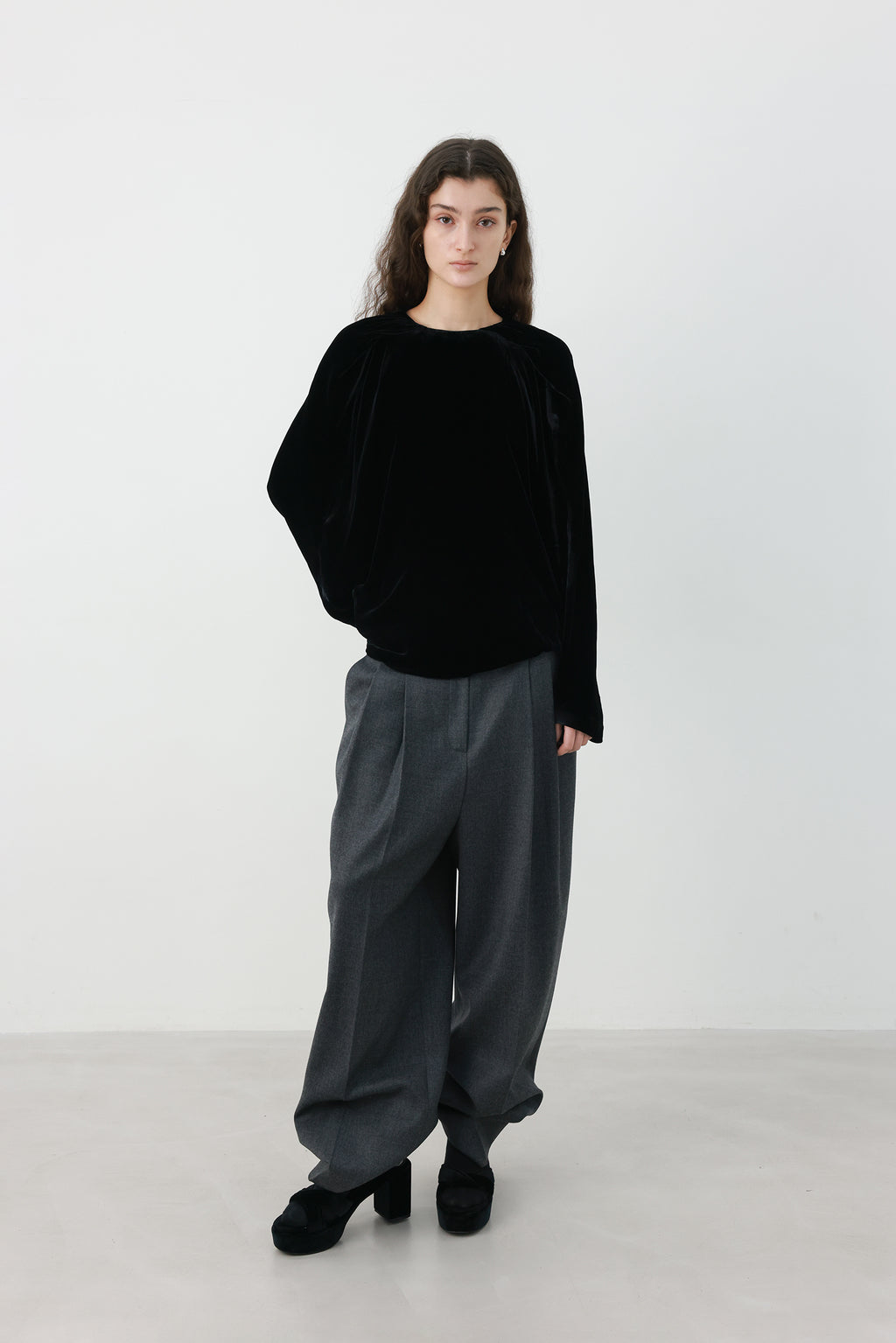 Double Tuck Wool Trousers Charcoal