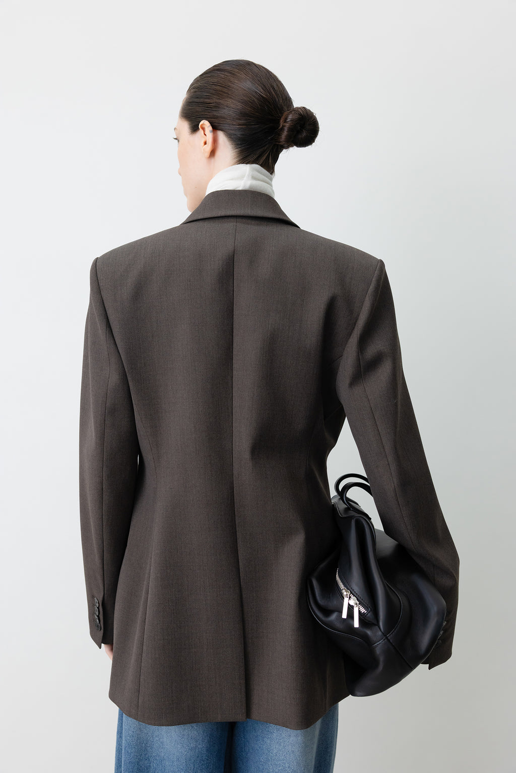Tailored single jacket