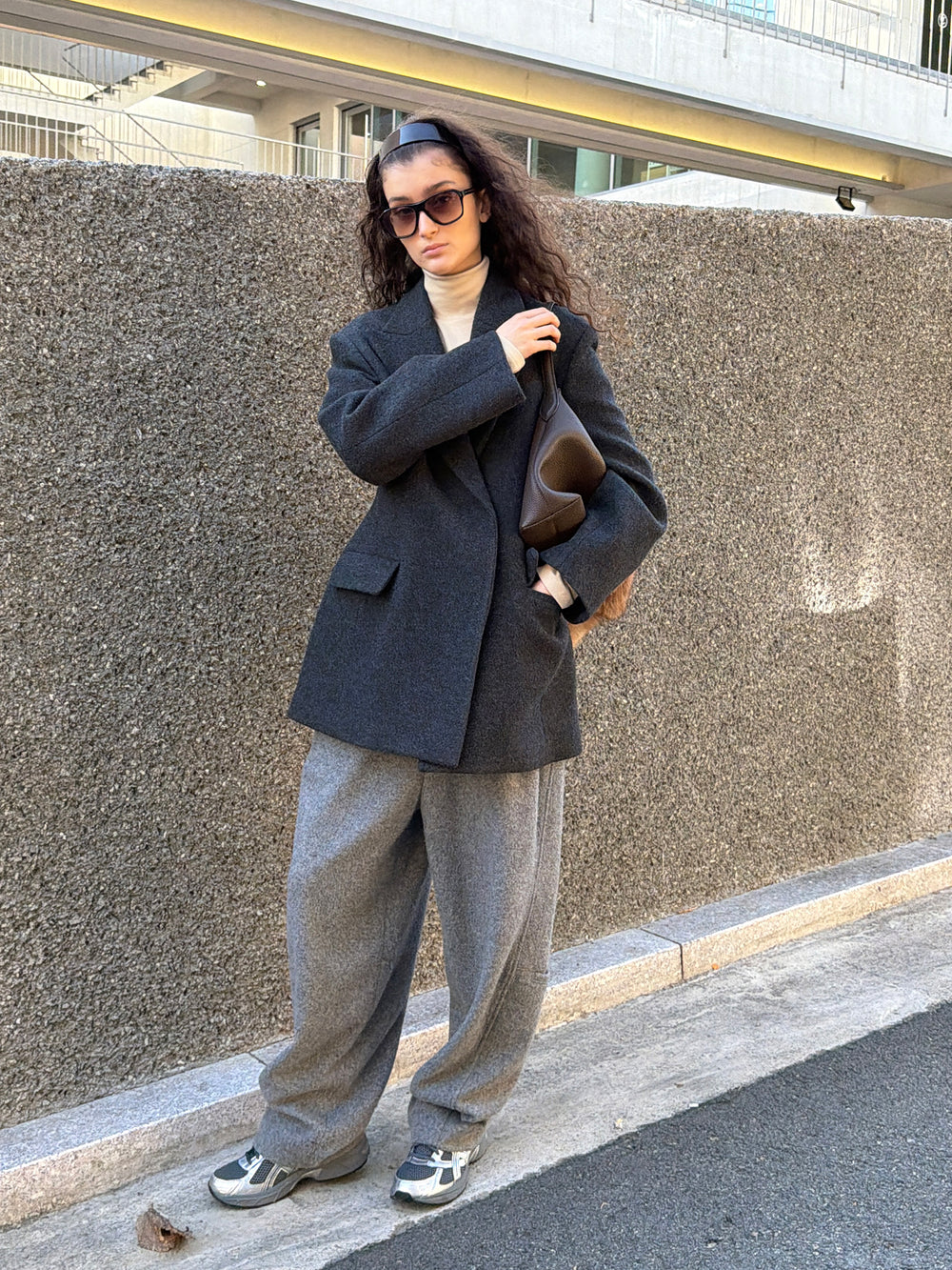Hourglass silhouette coat charcoal
