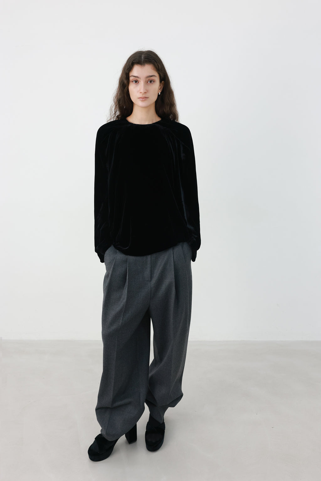 Double Tuck Wool Trousers Charcoal