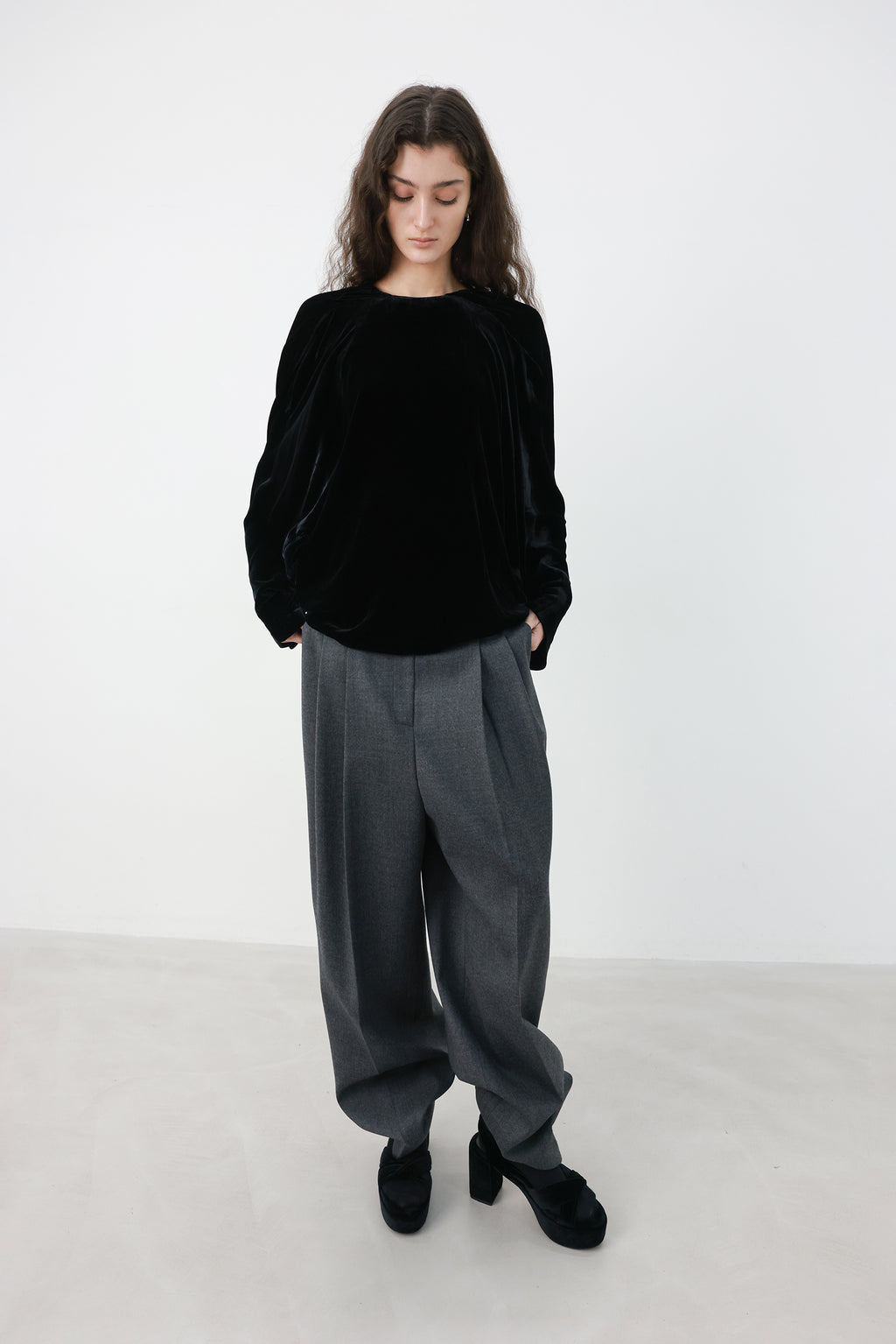 Double Tuck Wool Trousers Charcoal