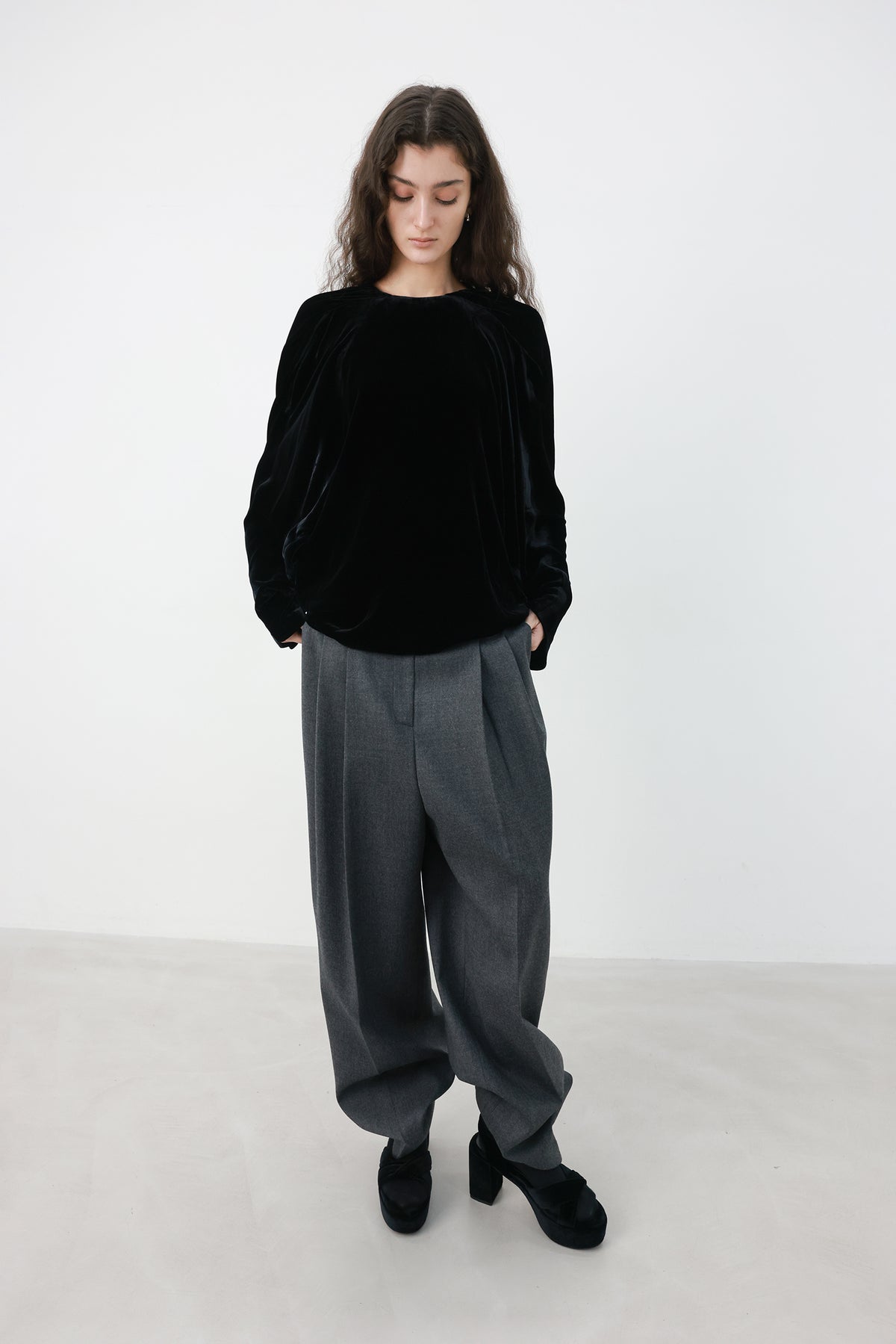 Double Tuck Wool Trousers Charcoal