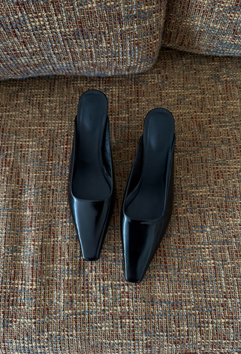 Sleeve Open Mule Black