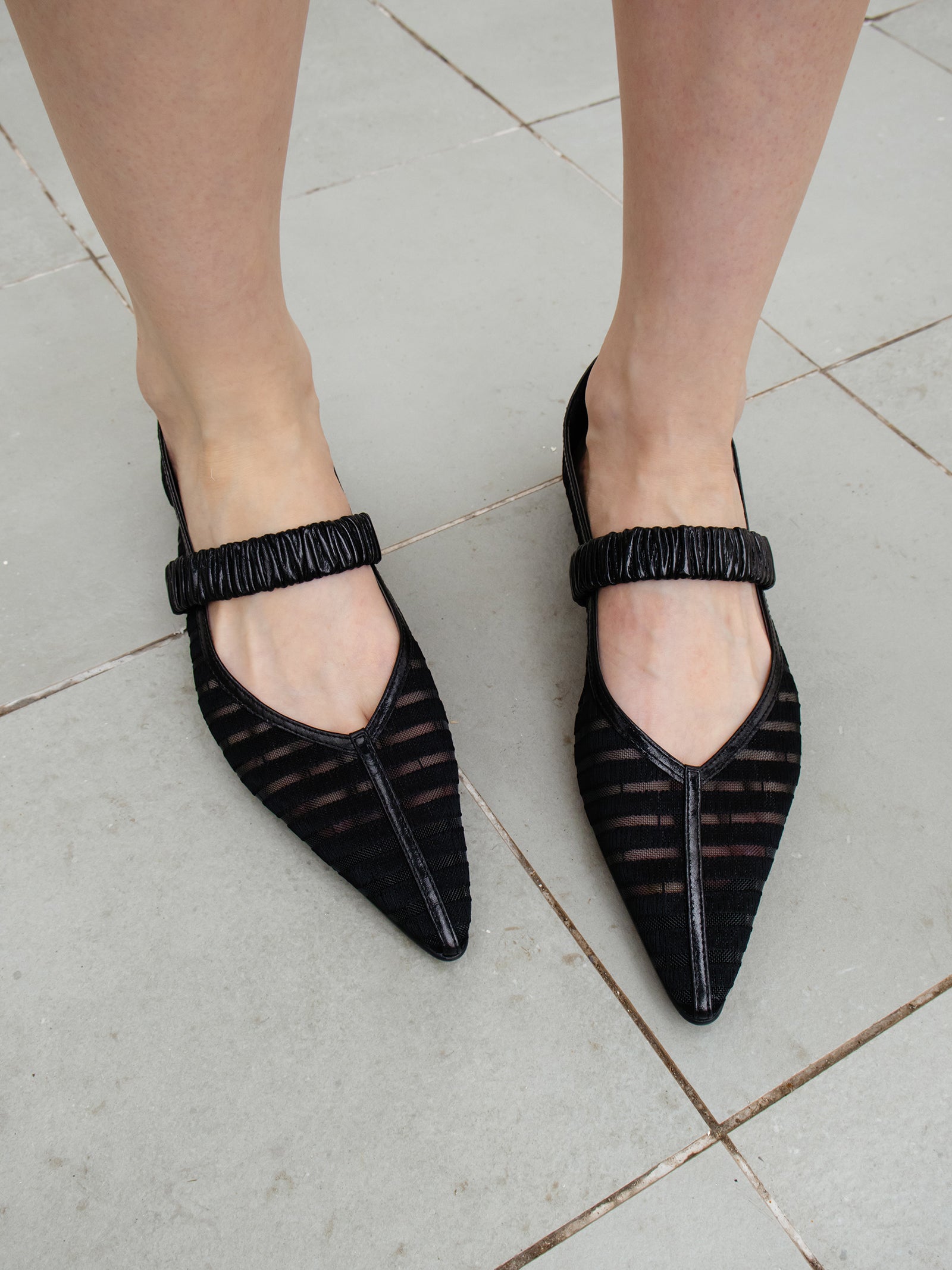 Barbie Sacs V-cut shoes stripe