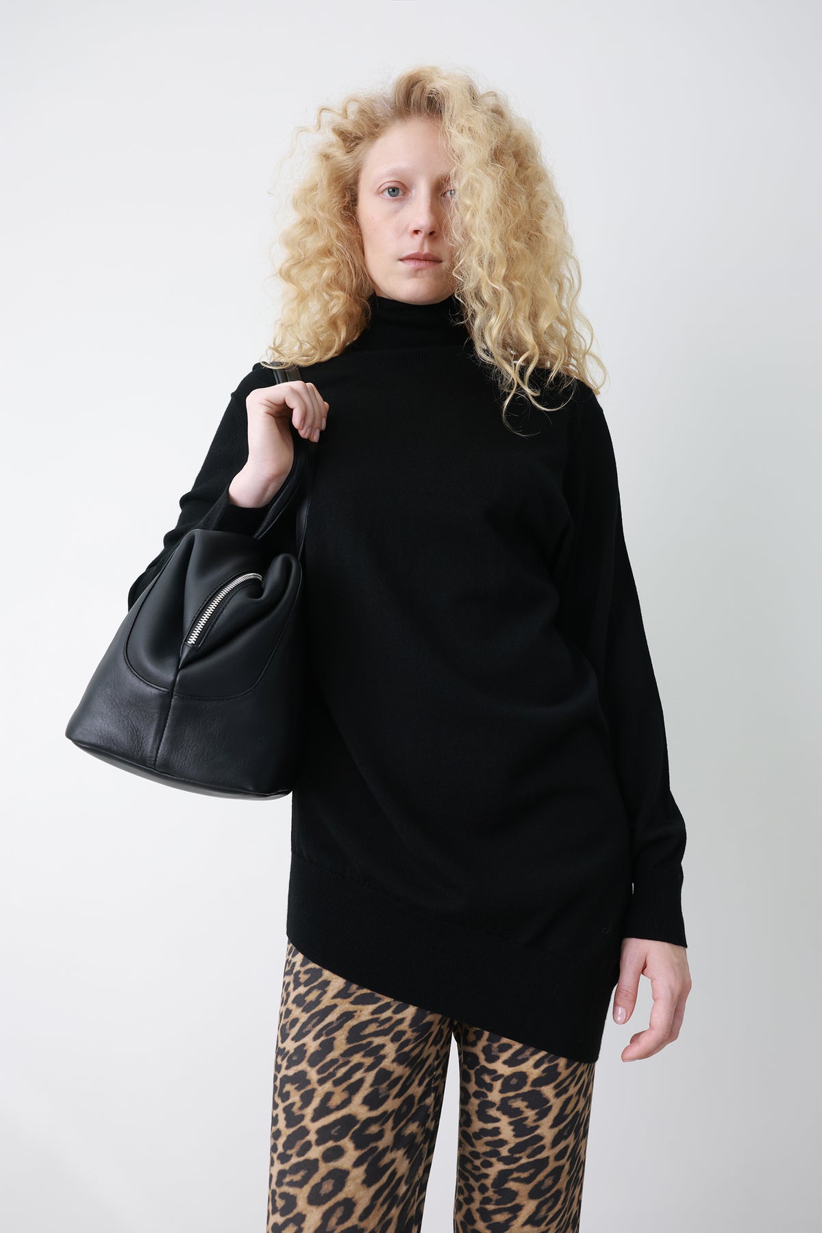 Wool Blend Turtleneck Knit Black