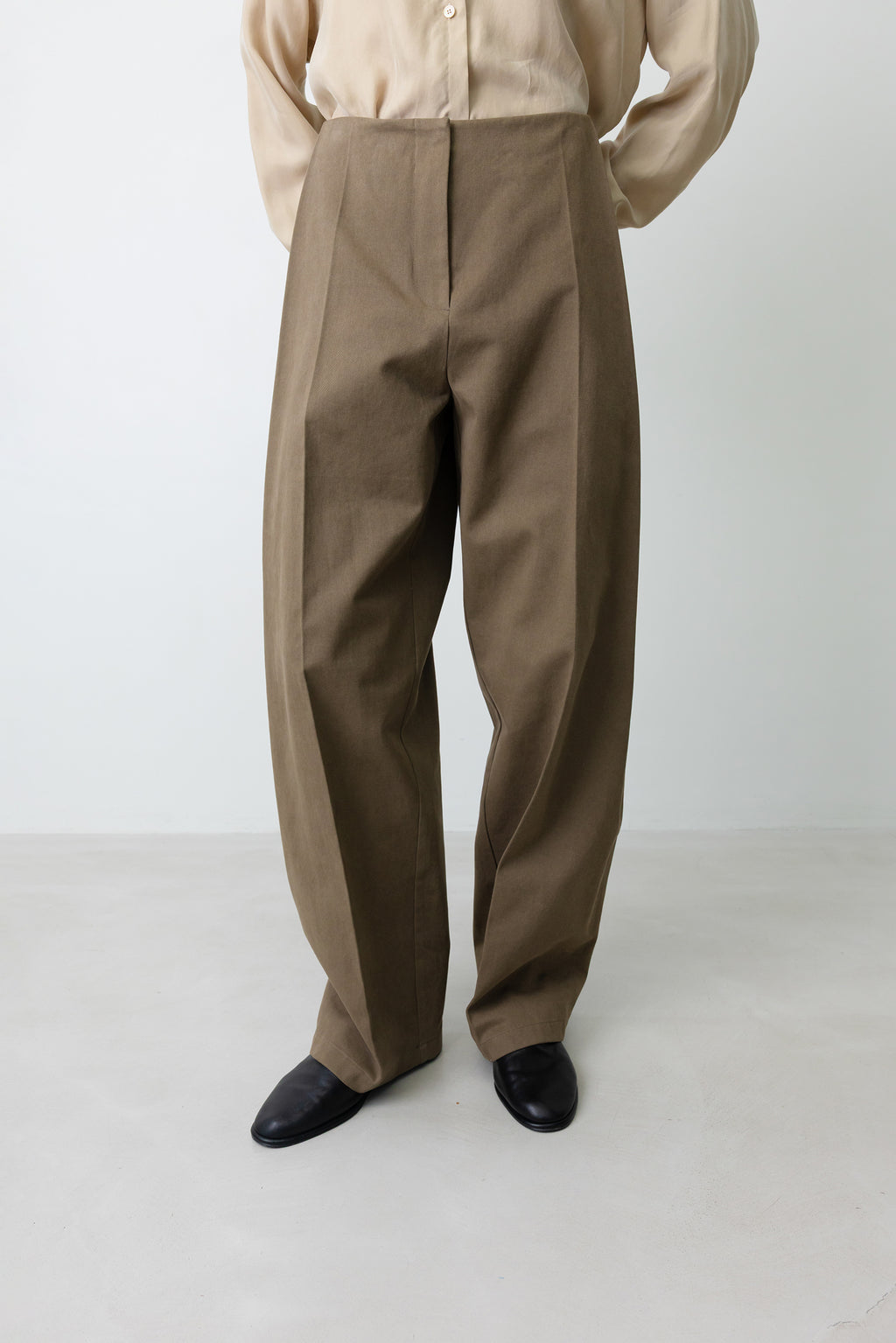 Cotton Volume Tuck Pants Brown