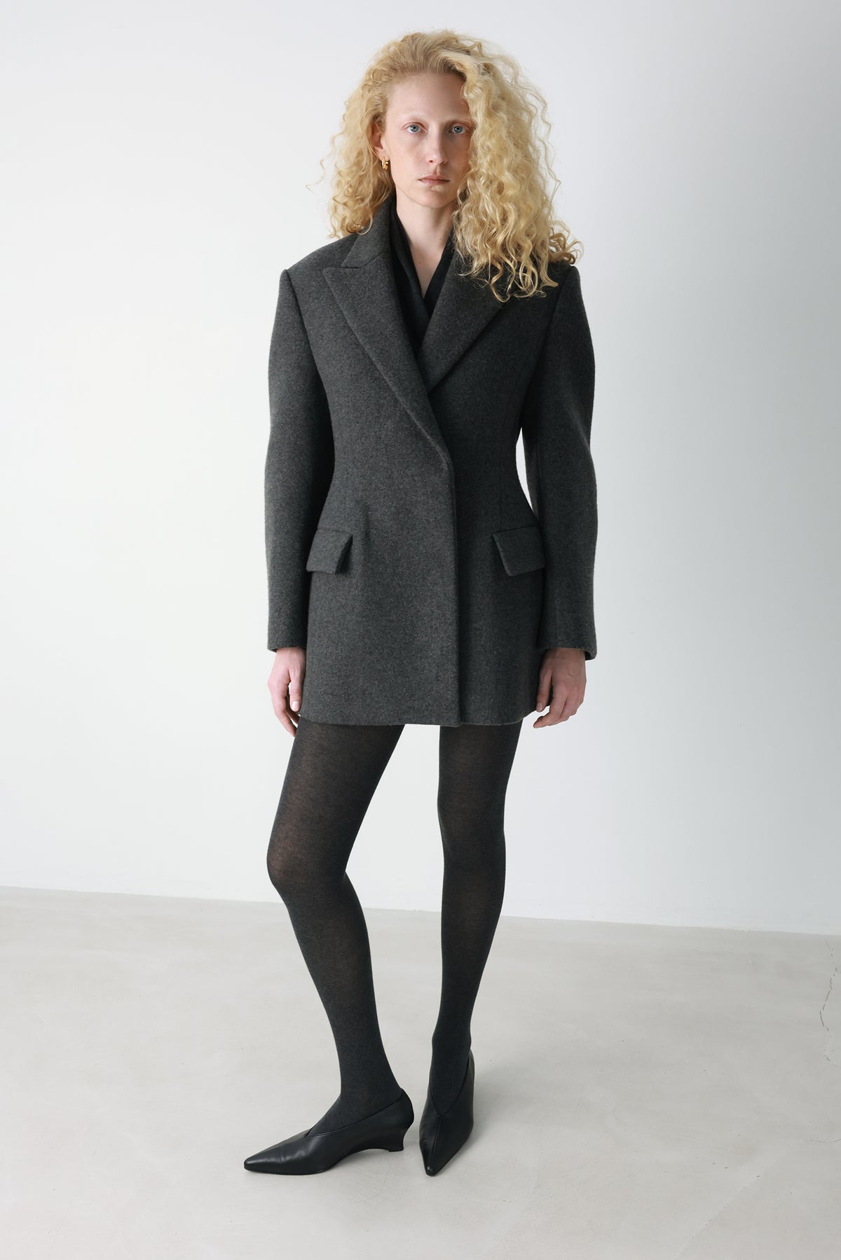 Hourglass silhouette coat charcoal