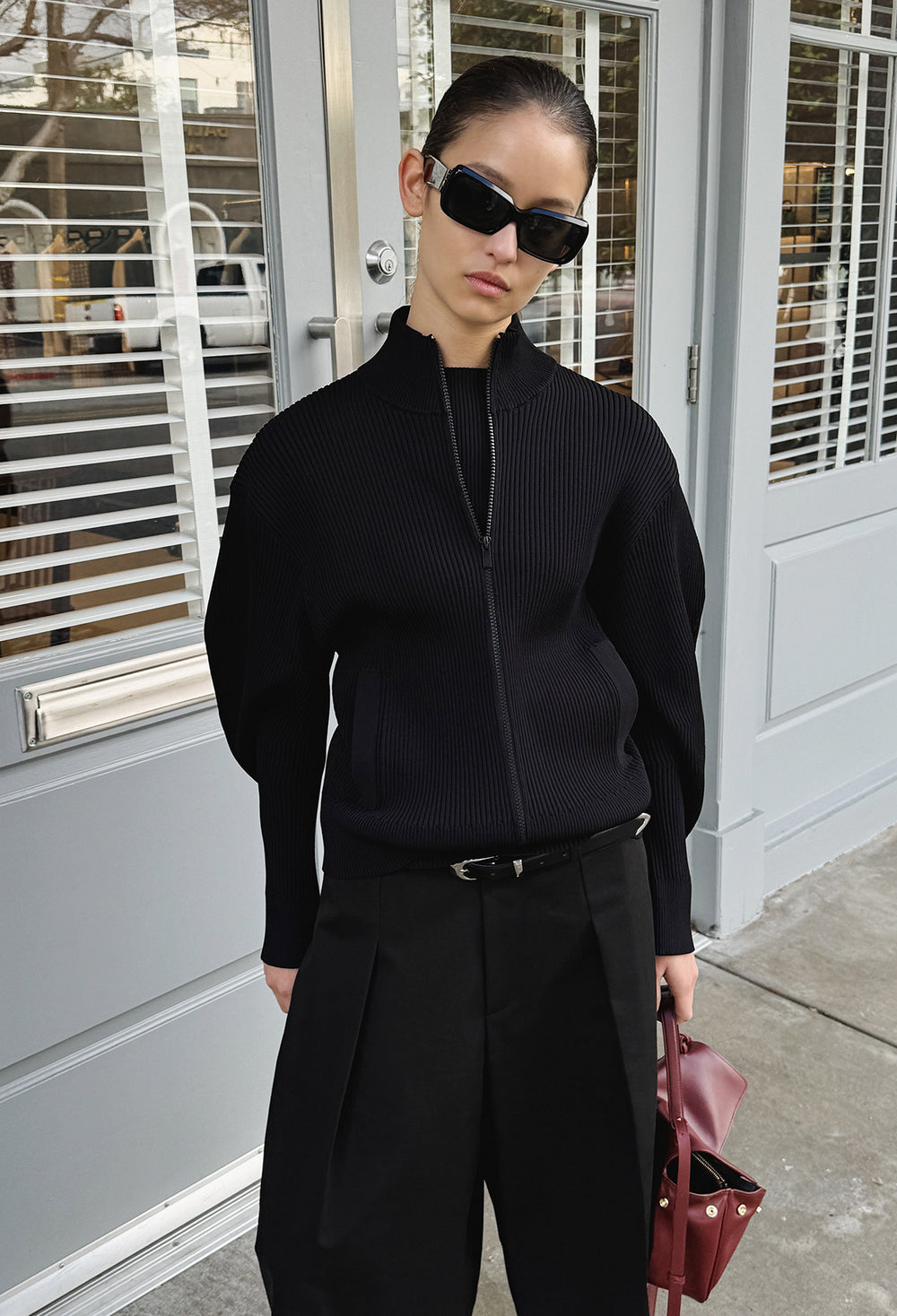 High-density Knit Zip-Up Black
