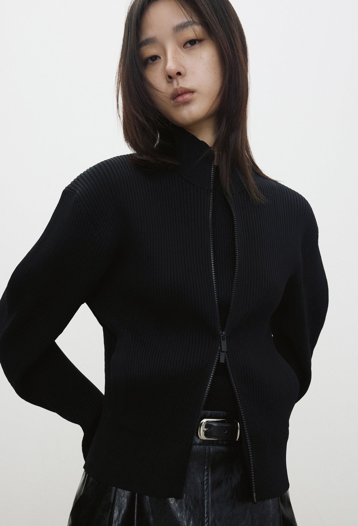 High-density Knit Zip-Up Black
