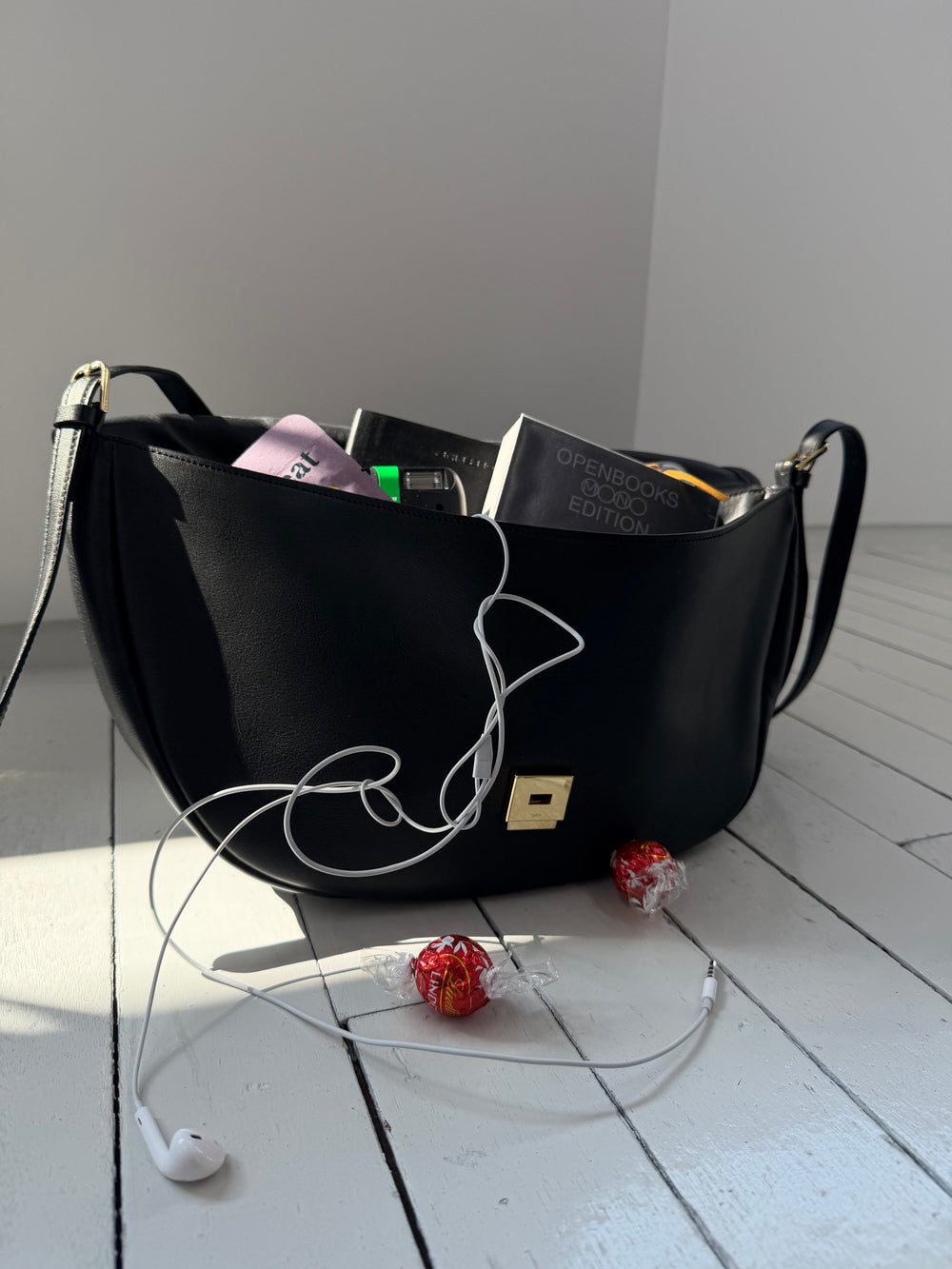 Crescent Bag Medium Togobeeige