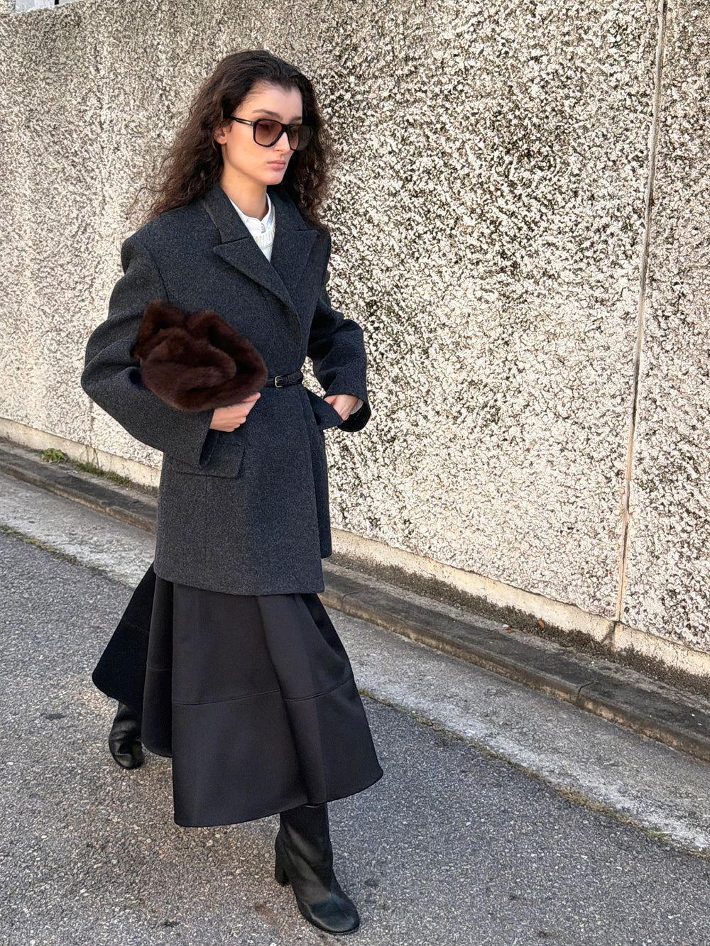 Hourglass silhouette coat charcoal