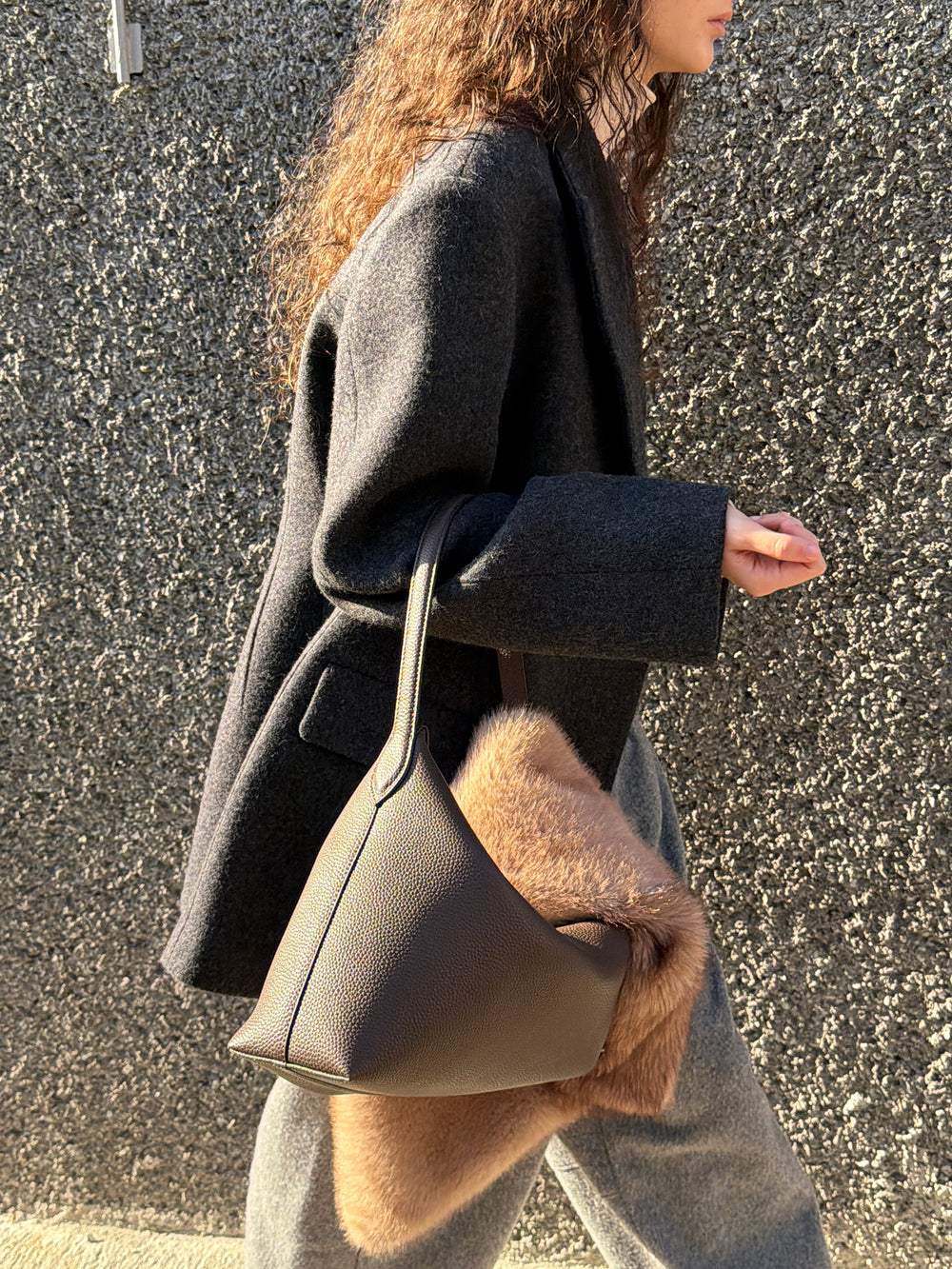 Hourglass silhouette coat charcoal