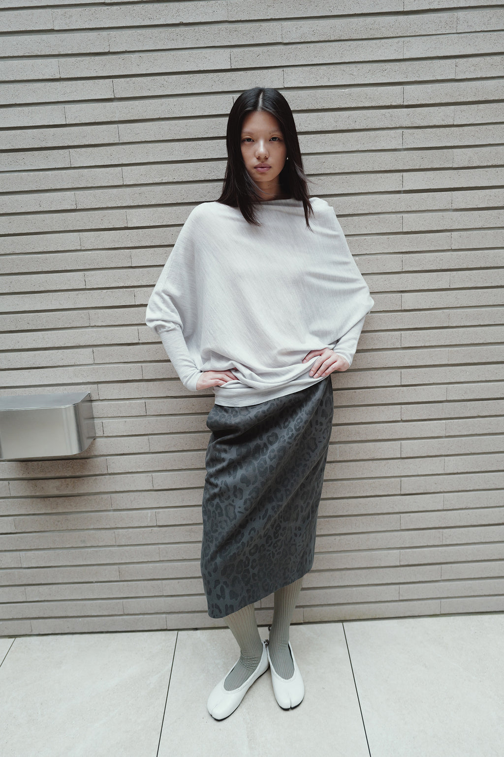 Leopard midi skirt gray