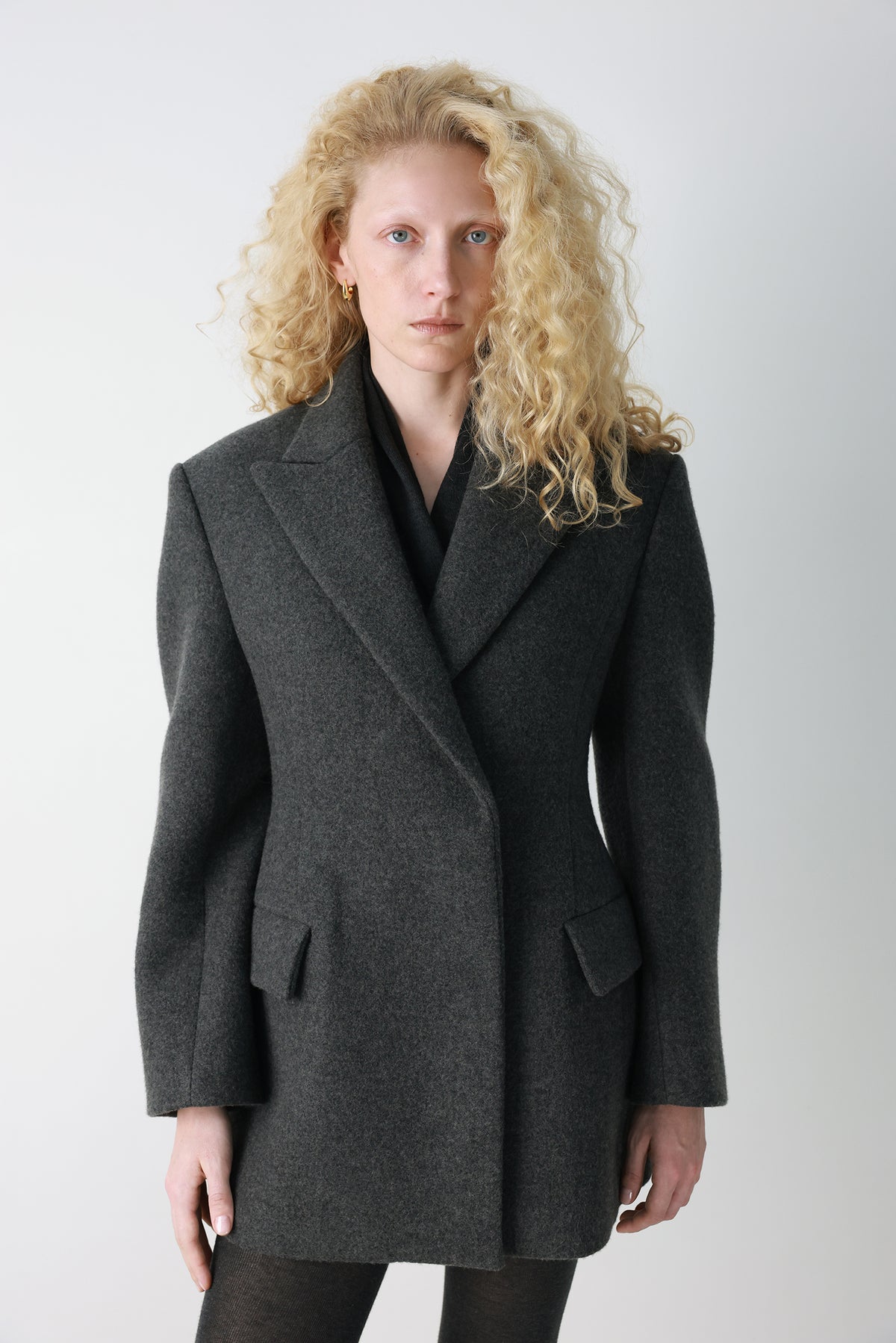 Hourglass silhouette coat charcoal