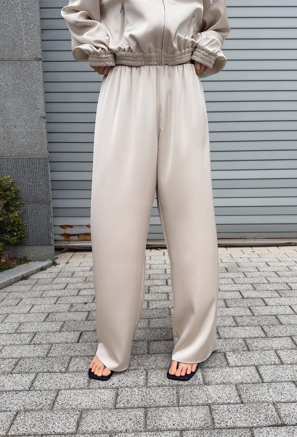 Satin shirred pants beige
