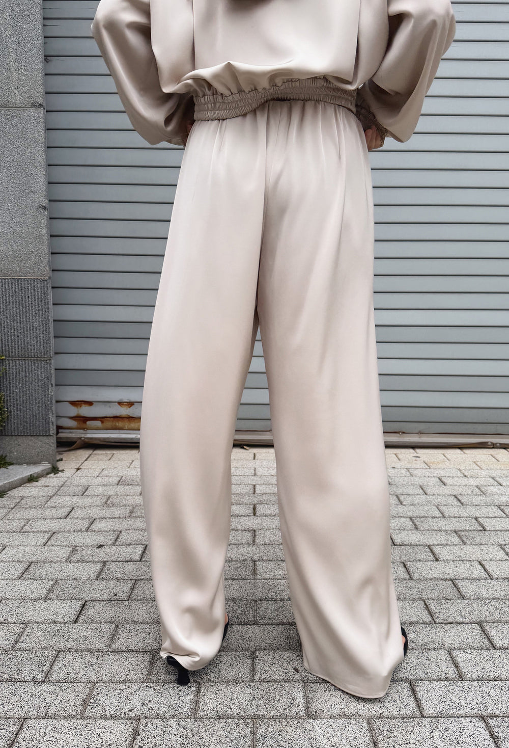 Satin shirred pants beige
