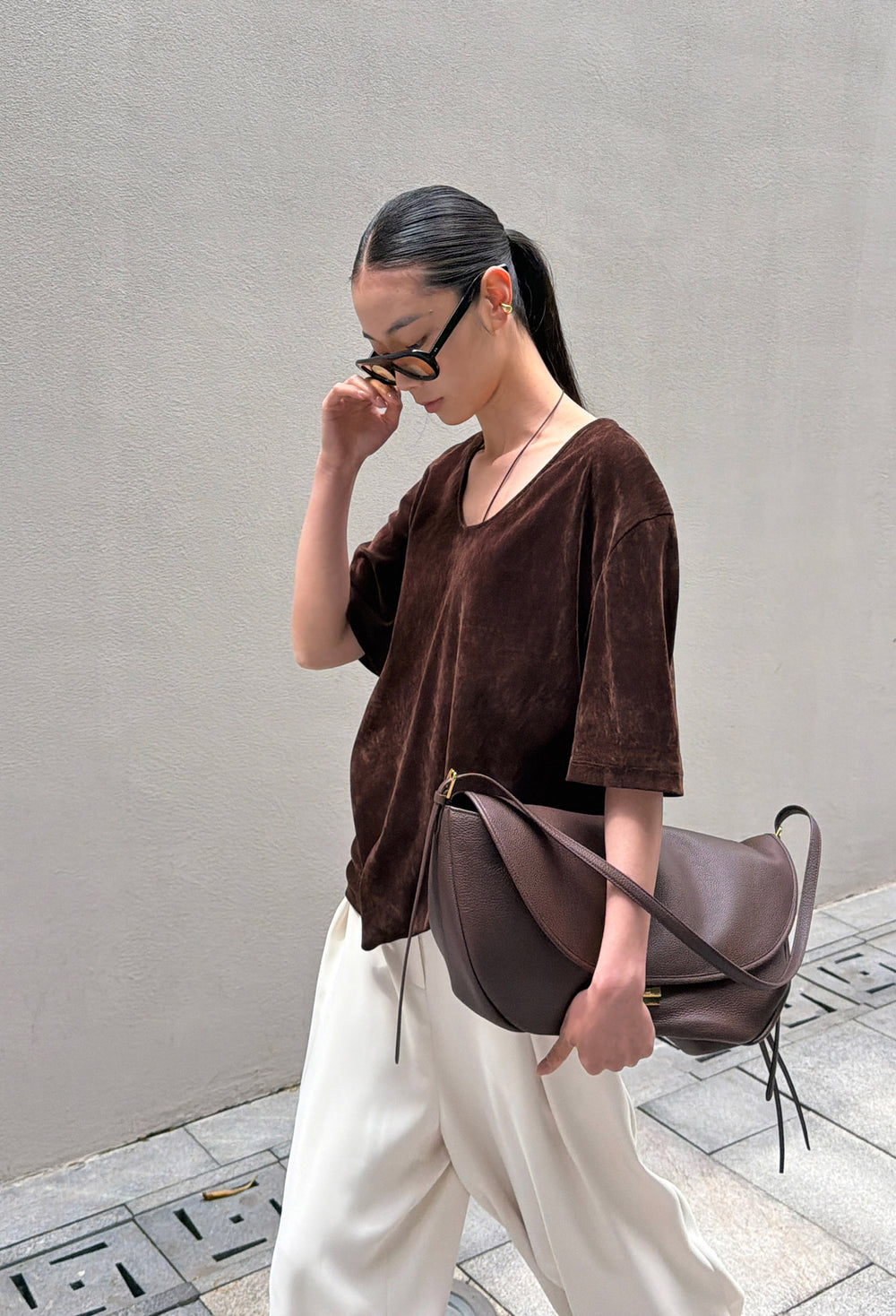 Velour U-neck T-shirt Brown