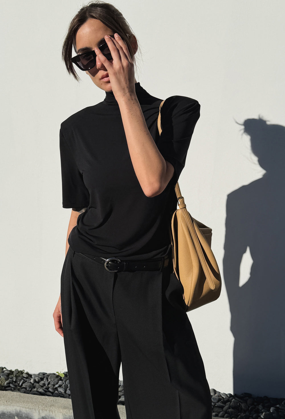 Wool 100 One-Tuck Trousers Black