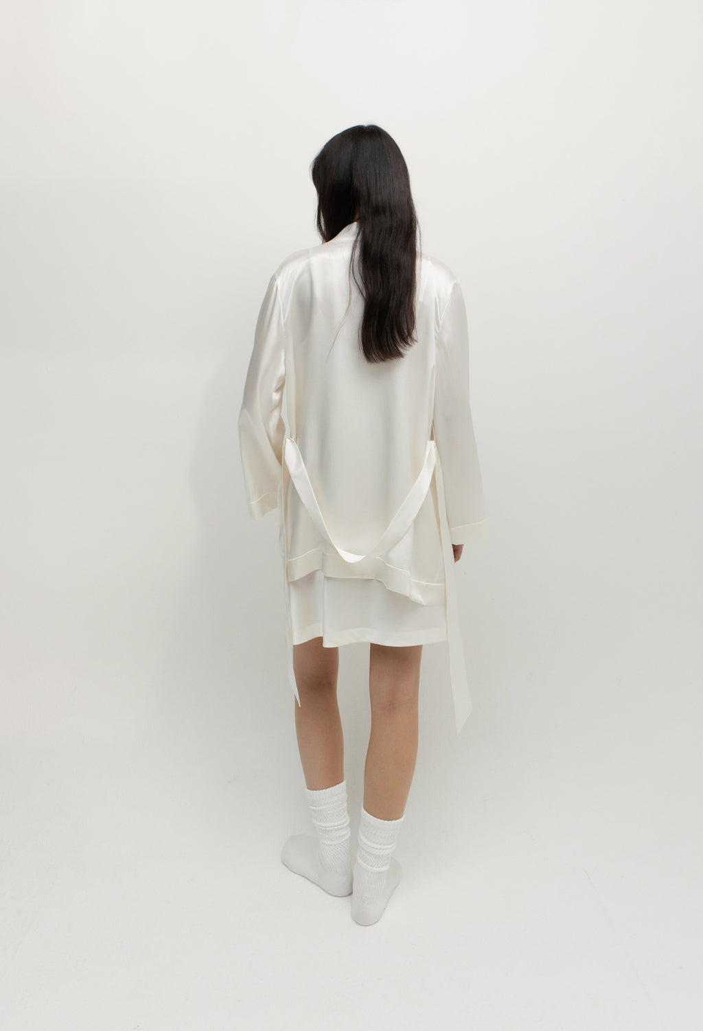 실크 라운지 로브 아이보리