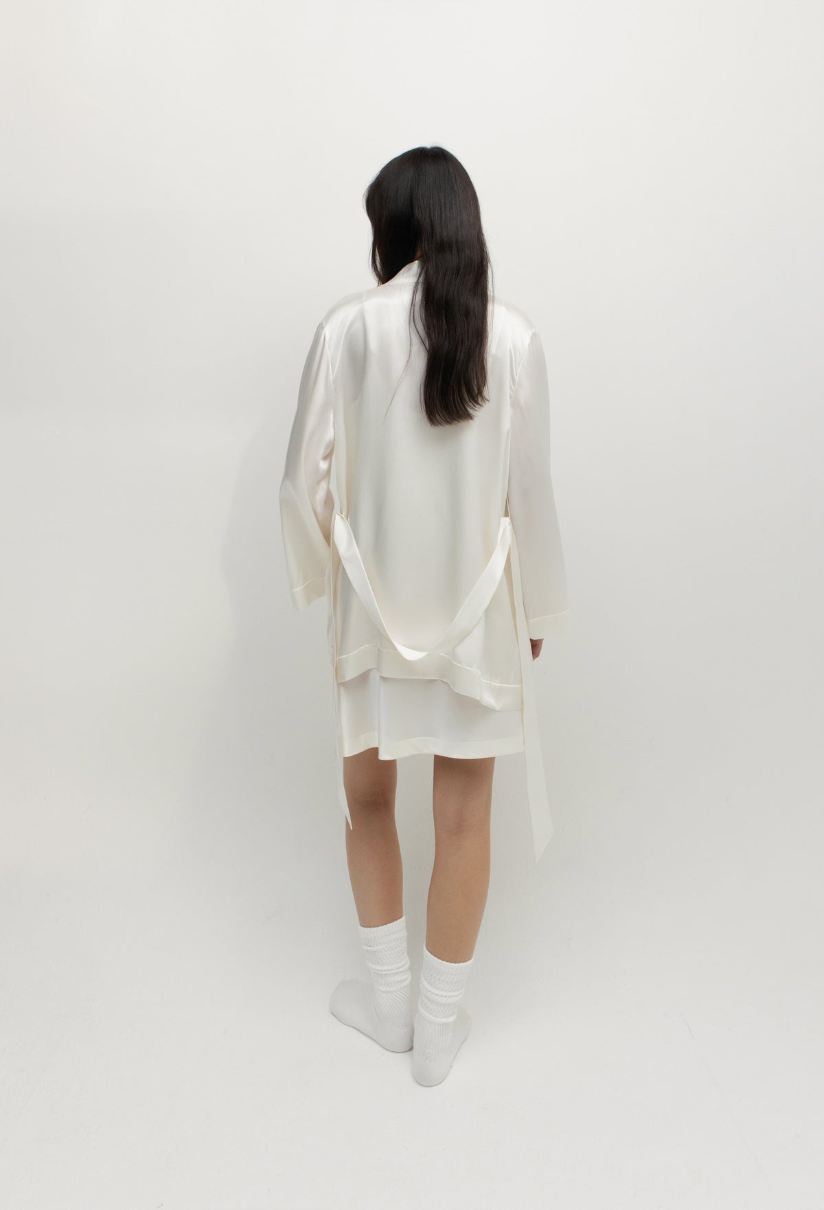 실크 라운지 로브 아이보리