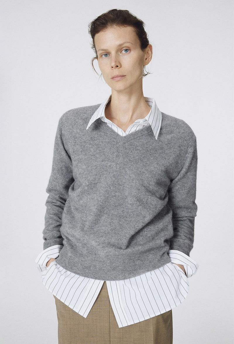 Cashmere 100 V-neck Knit Gray