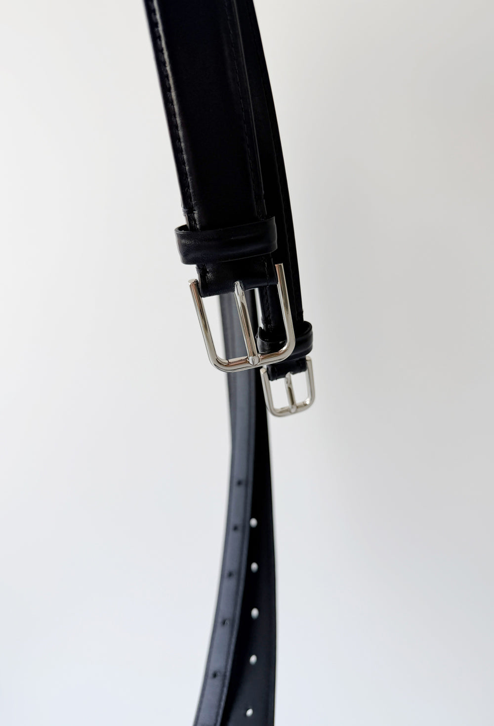 Sleek Buckle Belt Black Silver